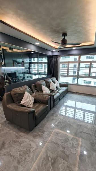 428B Yishun Avenue 11, 428B Yishun Avenue 11, Sembawang / Yishun, 3 Bedrooms, 1,206 sqft, HDB Flat For Sale, by Ronald Chew, 500295318 - Living Room - PropertyGuru.com.sg