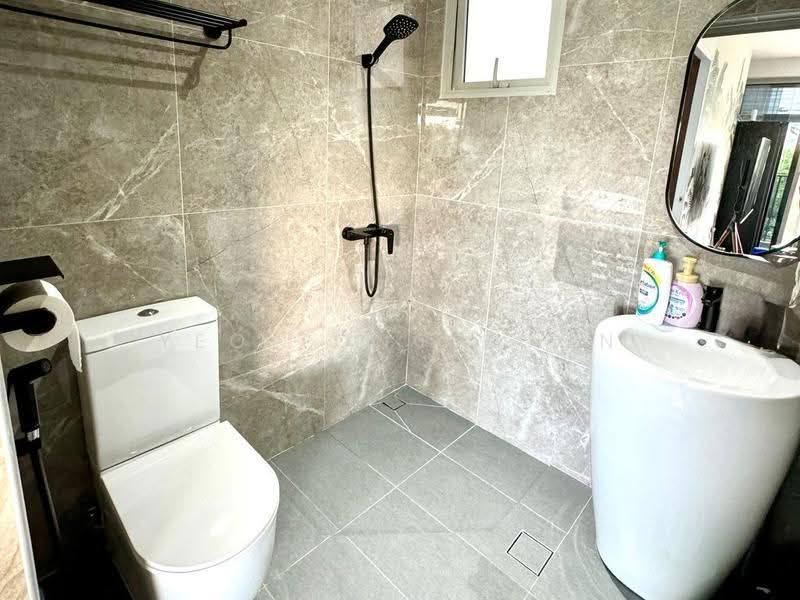 Heron Bay, 61 Upper Serangoon View, Hougang / Punggol / Sengkang, 3 Bedrooms, 1,227 sqft, Condominium For Sale, by Yeo Tong Boon, 500295333 - Bathroom - PropertyGuru.com.sg