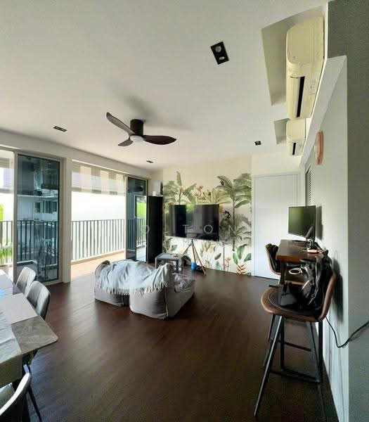 Heron Bay, 61 Upper Serangoon View, Hougang / Punggol / Sengkang, 3 Bedrooms, 1,227 sqft, Condominium For Sale, by Yeo Tong Boon, 500295333 - Living Room - PropertyGuru.com.sg