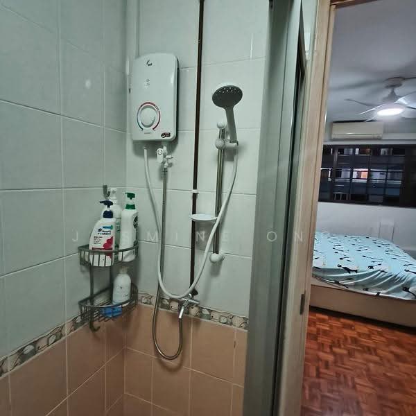 201 Jurong East Street 21, 201 Jurong East Street 21, Boon Lay / Jurong / Tuas, Room Rental, 140 sqft, HDB Flat For Rent, by Jasmine Ong, 500295340 - Bathroom - PropertyGuru.com.sg
