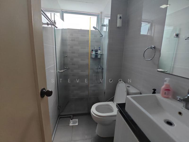 Emerald Park, 2 Indus Road, Alexandra / Commonwealth, Room Rental, 200 sqft, Condominium For Rent, by Steve Voon, 500295341 - Bathroom - PropertyGuru.com.sg