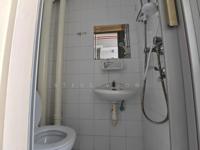 Emerald Park, 2 Indus Road, Alexandra / Commonwealth, Room Rental, 200 sqft, Condominium For Rent, by Steve Voon, 500295341 - Bathroom - PropertyGuru.com.sg