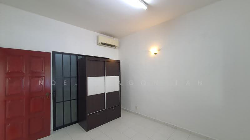 Sembawang Springs Estate, Jalan Salang, Sembawang / Yishun, 4 Bedrooms, 1,106 sqft, Semi-Detached House For Rent, by Noel DRAGON Tan, 500295342 - Bedroom 1 - PropertyGuru.com.sg