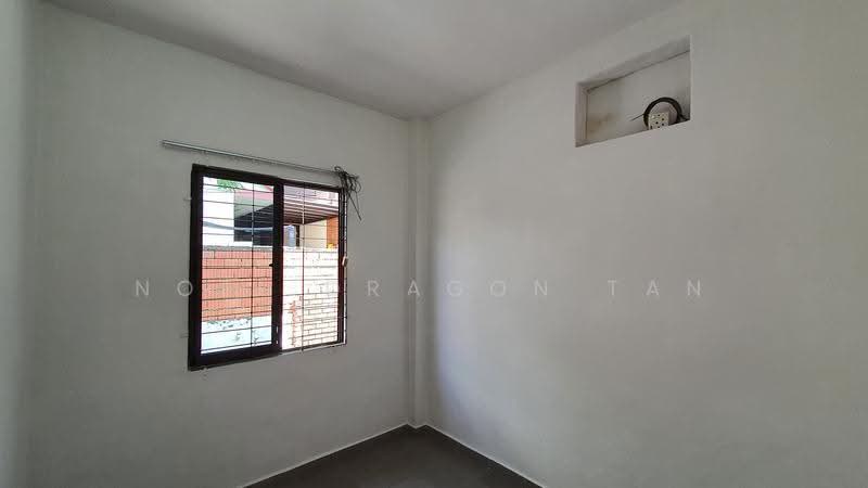 Sembawang Springs Estate, Jalan Salang, Sembawang / Yishun, 4 Bedrooms, 1,106 sqft, Semi-Detached House For Rent, by Noel DRAGON Tan, 500295342 - Bedroom 3 - PropertyGuru.com.sg