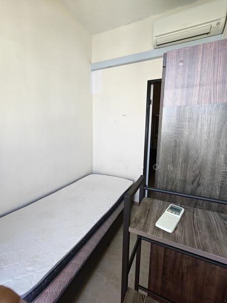 Simsville, 8 Geylang East Avenue 2, Eunos / Geylang / Paya Lebar, Room Rental, 100 sqft, Condominium For Rent, by Steve Voon, 500295350 - Bedroom - PropertyGuru.com.sg