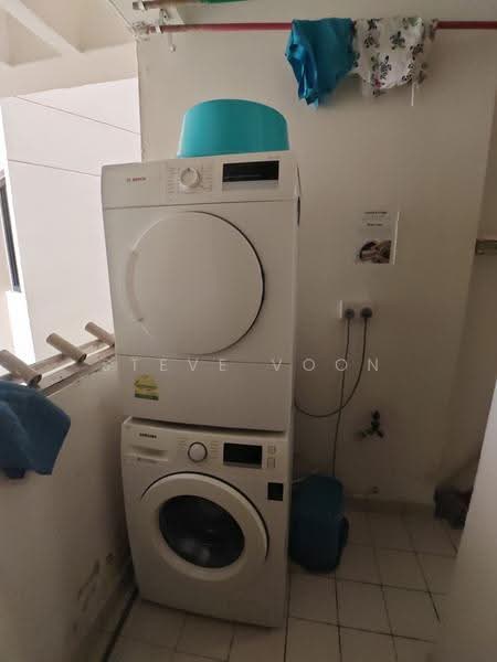 Simsville, 8 Geylang East Avenue 2, Eunos / Geylang / Paya Lebar, Room Rental, 100 sqft, Condominium For Rent, by Steve Voon, 500295350 - Balcony - PropertyGuru.com.sg