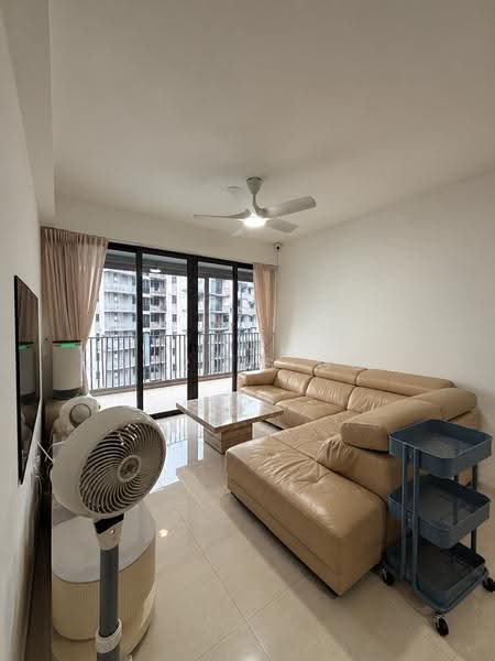 The Florence Residences, 89 Hougang Avenue 2, Hougang / Punggol / Sengkang, 4 Bedrooms, 1,281 sqft, Condominium For Sale, by Charles Goy, 500295351 - Living Room - PropertyGuru.com.sg