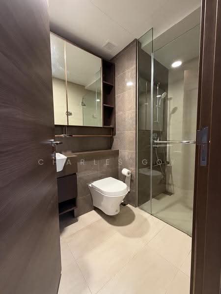 The Florence Residences, 89 Hougang Avenue 2, Hougang / Punggol / Sengkang, 4 Bedrooms, 1,281 sqft, Condominium For Sale, by Charles Goy, 500295351 - Bathroom - PropertyGuru.com.sg
