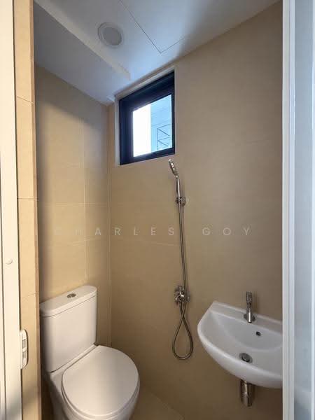 The Florence Residences, 89 Hougang Avenue 2, Hougang / Punggol / Sengkang, 4 Bedrooms, 1,281 sqft, Condominium For Sale, by Charles Goy, 500295351 - Bathroom - PropertyGuru.com.sg