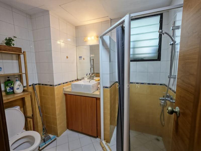 Central Grove, 3 Geylang East Avenue 1, Eunos / Geylang / Paya Lebar, Room Rental, 200 sqft, Condominium For Rent, by Steve Voon, 500295357 - Bathroom - PropertyGuru.com.sg