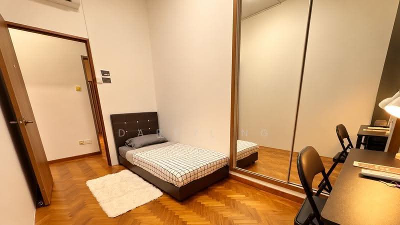 Oxley Garden, 5 Oxley Rise, Orchard / River Valley, Room Rental, 100 sqft, Apartment For Rent, by Darryl Ng, 500295372 - Bedroom - PropertyGuru.com.sg