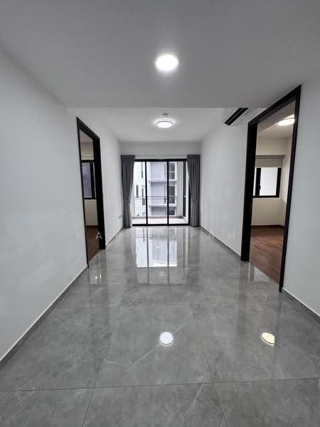 Mayfair Gardens, 10 Rifle Range Road, Clementi Park / Upper Bukit Timah, 2 Bedrooms, 753 sqft, Condominium For Sale, by Karen Tan, 500295374 - Living Room - PropertyGuru.com.sg