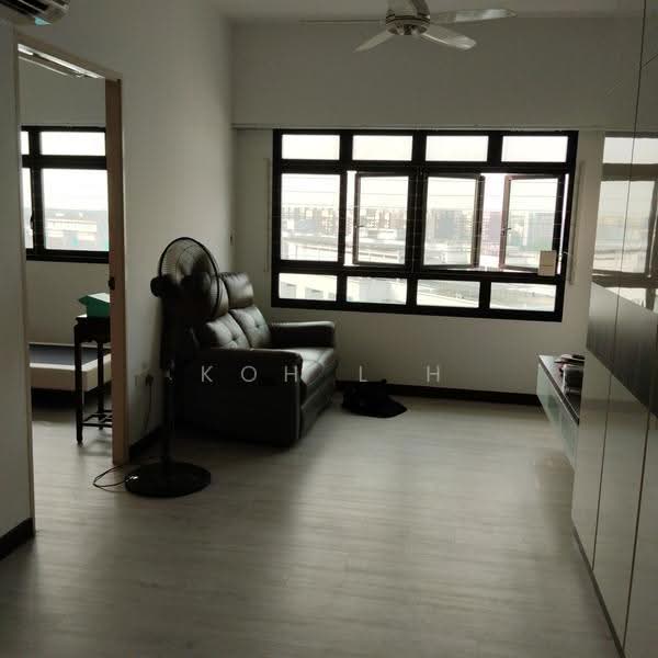 372 Jurong East Street 32, 372 Jurong East Street 32, Boon Lay / Jurong / Tuas, 1 Bedroom, 473 sqft, HDB Flat For Sale, by Koh L H, 500295406 - Living Room - PropertyGuru.com.sg