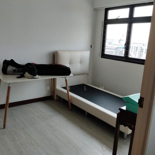 372 Jurong East Street 32, 372 Jurong East Street 32, Boon Lay / Jurong / Tuas, 1 Bedroom, 473 sqft, HDB Flat For Sale, by Koh L H, 500295406 - Bedroom - PropertyGuru.com.sg