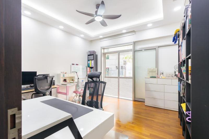 The Teneriffe, 294 Laurel Wood Avenue, Tanglin / Holland / Bukit Timah, 5 Bedrooms, 3,122 sqft, Cluster House For Sale, by Clifton Ong, 500295415 - Study - PropertyGuru.com.sg