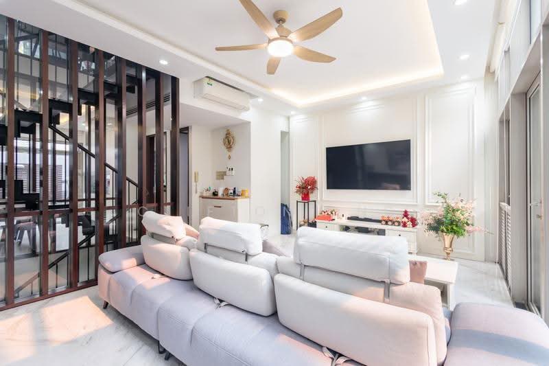 The Teneriffe, 294 Laurel Wood Avenue, Tanglin / Holland / Bukit Timah, 5 Bedrooms, 3,122 sqft, Cluster House For Sale, by Clifton Ong, 500295415 - Living Room - PropertyGuru.com.sg