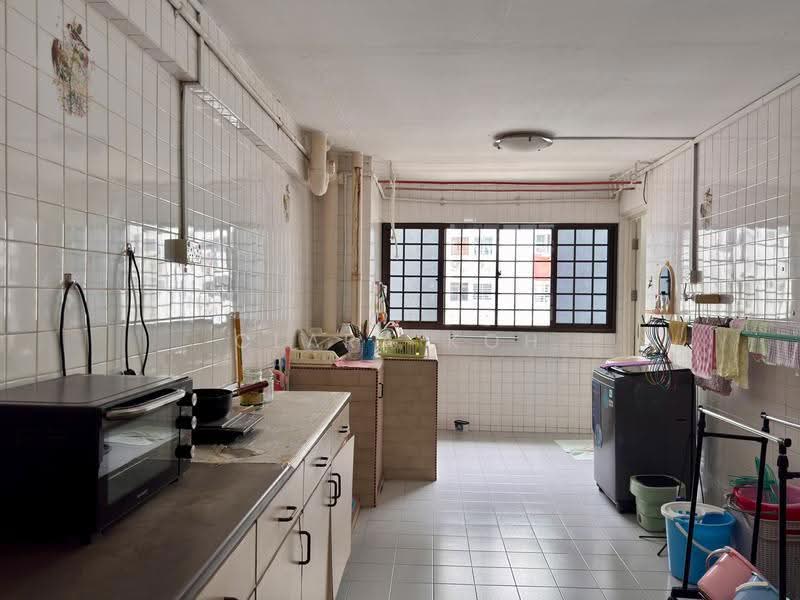 739 Yishun Avenue 5, 739 Yishun Avenue 5, Sembawang / Yishun, 2 Bedrooms, 721 sqft, HDB Flat For Sale, by Clara Koh, 500295426 - Kitchen - PropertyGuru.com.sg