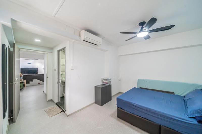 731 Tampines Street 71, 731 Tampines Street 71, Pasir Ris / Tampines, 3 Bedrooms, 1,108 sqft, HDB Flat For Sale, by Joyce Hoo, 500295428 - Master bedroom - PropertyGuru.com.sg