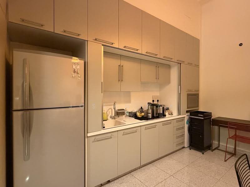 The Central, 6 Eu Tong Sen Street, Boat Quay / Raffles Place / Marina, 624 sqft, Office For Sale, by Joseph Tay, 500295454 - Kitchen - CommercialGuru.com.sg