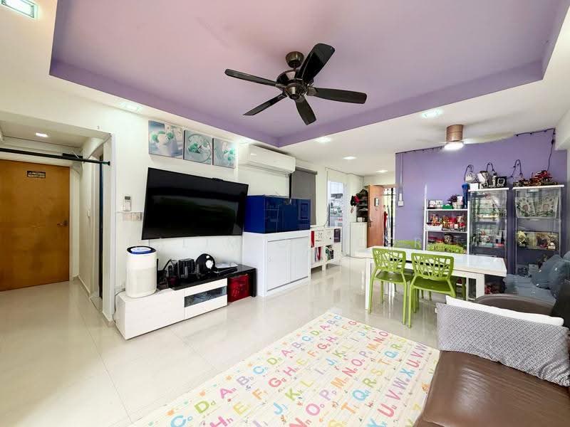 79D Toa Payoh Central, 79D Toa Payoh Central, Balestier / Toa Payoh, 3 Bedrooms, 980 sqft, HDB Flat For Sale, by Halim Gafoor, 500295485 - Living Room - PropertyGuru.com.sg