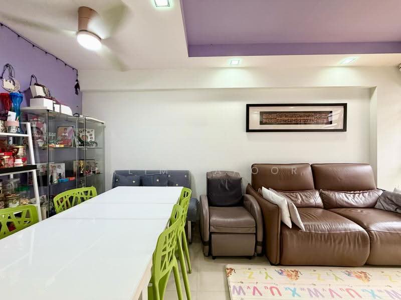 79D Toa Payoh Central, 79D Toa Payoh Central, Balestier / Toa Payoh, 3 Bedrooms, 980 sqft, HDB Flat For Sale, by Halim Gafoor, 500295485 - Living Room - PropertyGuru.com.sg