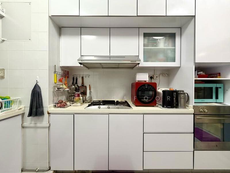 79D Toa Payoh Central, 79D Toa Payoh Central, Balestier / Toa Payoh, 3 Bedrooms, 980 sqft, HDB Flat For Sale, by Halim Gafoor, 500295485 - Kitchen - PropertyGuru.com.sg