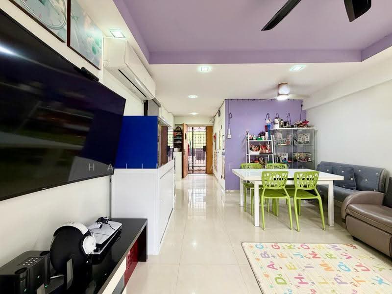 79D Toa Payoh Central, 79D Toa Payoh Central, Balestier / Toa Payoh, 3 Bedrooms, 980 sqft, HDB Flat For Sale, by Halim Gafoor, 500295485 - Living Room - PropertyGuru.com.sg