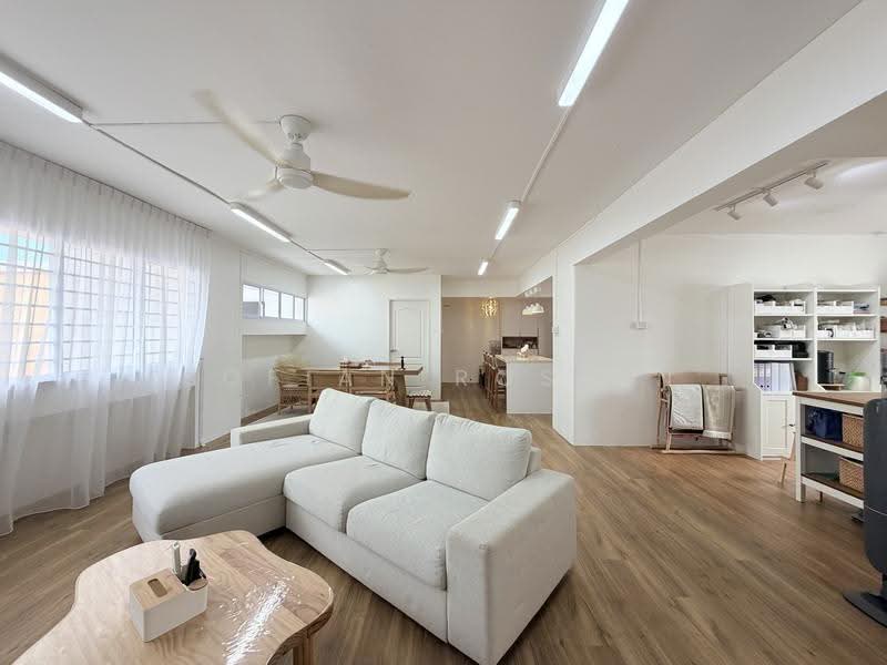 274 Choa Chu Kang Avenue 2, 274 Choa Chu Kang Avenue 2, Dairy Farm / Bukit Panjang / Choa Chu Kang, 4 Bedrooms, 1,539 sqft, HDB Flat For Sale, by Sofian Roslan, 500295509 - Living Room - PropertyGuru.com.sg