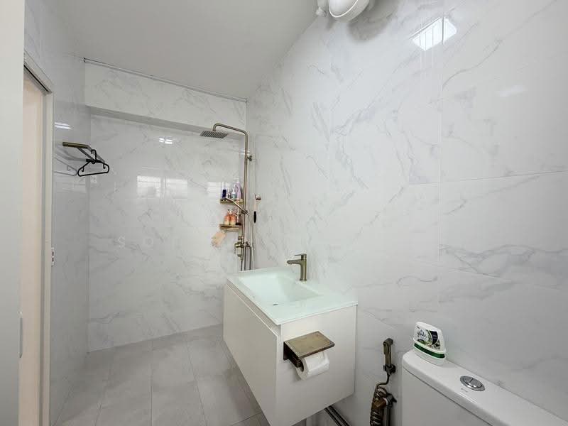 274 Choa Chu Kang Avenue 2, 274 Choa Chu Kang Avenue 2, Dairy Farm / Bukit Panjang / Choa Chu Kang, 4 Bedrooms, 1,539 sqft, HDB Flat For Sale, by Sofian Roslan, 500295509 - Bathroom - PropertyGuru.com.sg