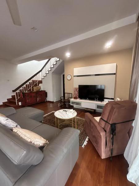 Jln Limau Nipis, Bedok / Upper East Coast, 4 Bedrooms, 2,650 sqft, Semi-Detached House For Rent, by Fazeerah Epeer, 500295543 - PropertyGuru.com.sg