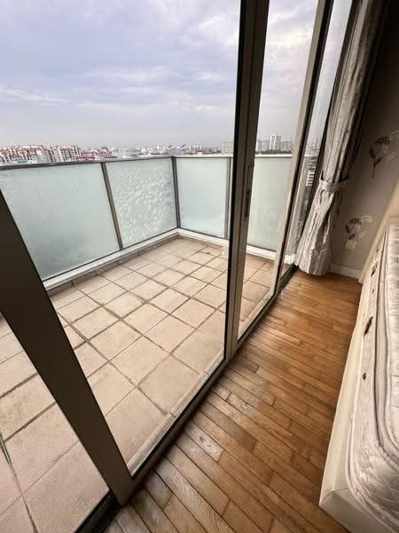 The Centris, 61 Jurong West Central 3, Boon Lay / Jurong / Tuas, 3 Bedrooms, 1,356 sqft, Apartment For Sale, by Lee Su Yi, 500295572 - Balcony - PropertyGuru.com.sg