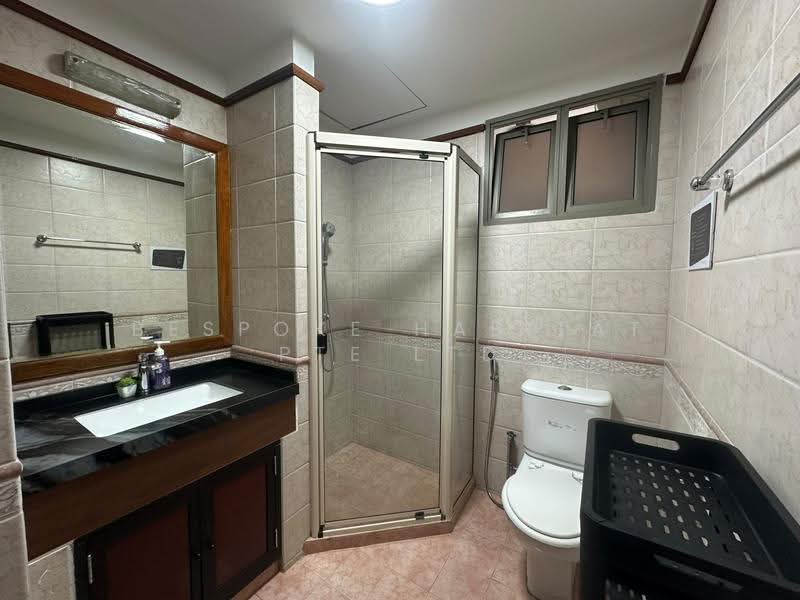 Parc Vista, 458 Corporation Road, Boon Lay / Jurong / Tuas, Room Rental, 100 sqft, Condominium For Rent, by Bespoke Habitat Pte Ltd, 500295577 - 05-07 Common Bathroom - PropertyGuru.com.sg