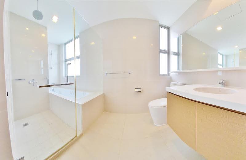 Nassim Regency, 37 Nassim Road, Tanglin / Holland / Bukit Timah, 3 Bedrooms, 2,271 sqft, Apartment For Rent, by Lawrence Hong, 500295582 - Bathroom - PropertyGuru.com.sg