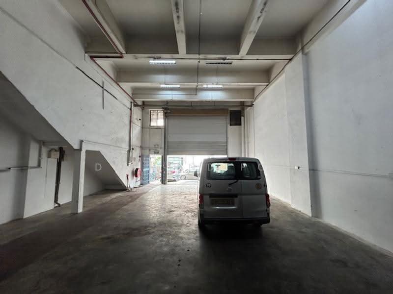 Ground floor B2 in Ubi, Eunos / Geylang / Paya Lebar, 2,000 sqft, Factory / Workshop (B2) For Rent, by Desmond Foo, 500295584 - Car Park - CommercialGuru.com.sg