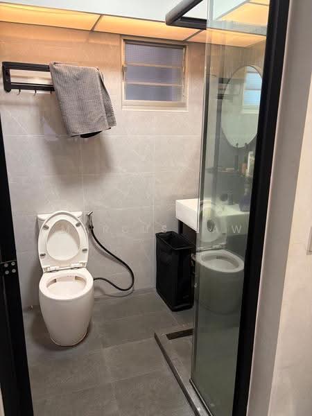430C Fernvale Link, 430C Fernvale Link, Seletar / Yio Chu Kang, 2 Bedrooms, 721 sqft, HDB Flat For Sale, by Marcus Law, 500295596 - Bathroom - PropertyGuru.com.sg