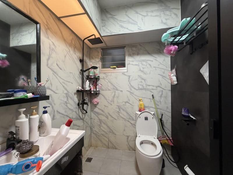 430C Fernvale Link, 430C Fernvale Link, Seletar / Yio Chu Kang, 2 Bedrooms, 721 sqft, HDB Flat For Sale, by Marcus Law, 500295596 - Bathroom - PropertyGuru.com.sg
