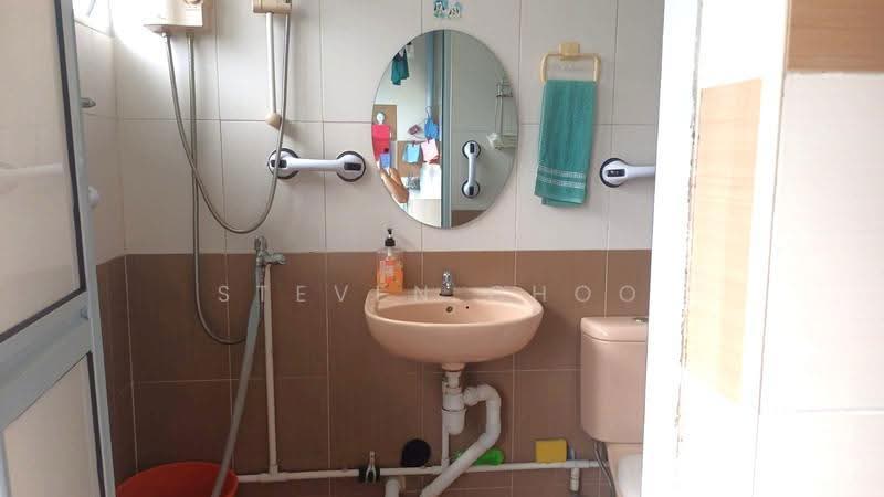 259 Bukit Panjang Ring Road, 259 Bukit Panjang Ring Road, Dairy Farm / Bukit Panjang / Choa Chu Kang, Room Rental, 120 sqft, HDB Flat For Rent, by Steven Choo, 500295615 - Bathroom - PropertyGuru.com.sg