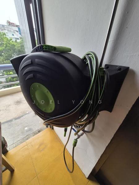 fitted condition unit with own toilet;, showroom office store (fitted condition)!, Macpherson / Potong Pasir, 3,940 sqft, Light Industrial (B1) For Rent, by Joel Yong, 500295637 - CommercialGuru.com.sg