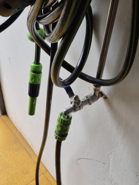 fitted condition unit with own toilet;, showroom office store (fitted condition)!, Macpherson / Potong Pasir, 3,940 sqft, Light Industrial (B1) For Rent, by Joel Yong, 500295637 - CommercialGuru.com.sg