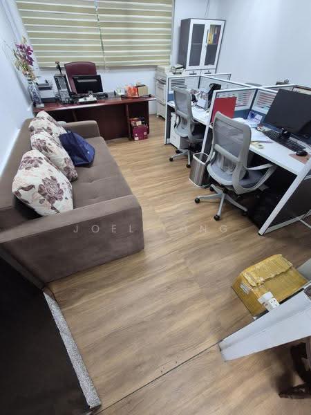 fitted condition unit with own toilet;, showroom office store (fitted condition)!, Macpherson / Potong Pasir, 3,940 sqft, Light Industrial (B1) For Rent, by Joel Yong, 500295637 - CommercialGuru.com.sg