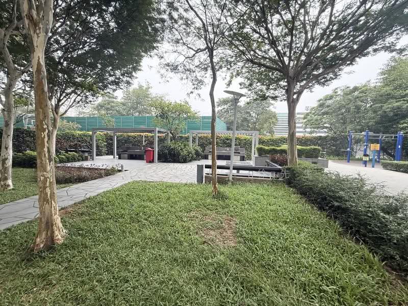 Cheap Bedroom @ Lorong Chuan MRT, Lor Chuan, Hougang / Punggol / Sengkang, Room Rental, 80 sqft, Condominium For Rent, by Alan Tsui 徐先生, 500295667 - Garden - PropertyGuru.com.sg