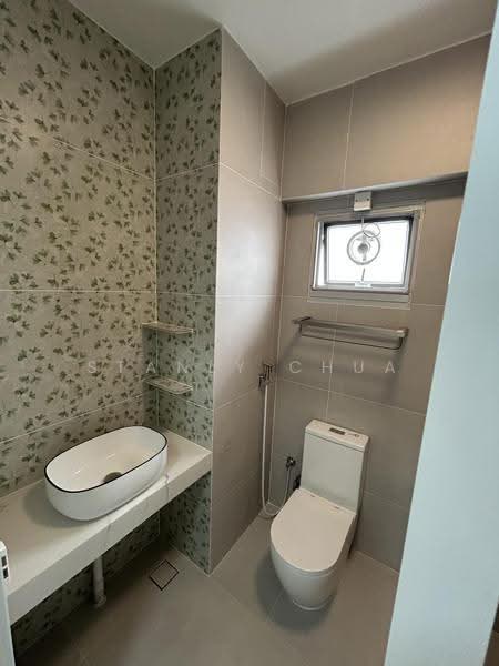 416C Fernvale Link, 416C Fernvale Link, Seletar / Yio Chu Kang, 3 Bedrooms, 1,216 sqft, HDB Flat For Sale, by Stanly Chua, 500295699 - Bathroom - PropertyGuru.com.sg