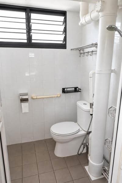 412 Bedok North Avenue 2, 412 Bedok North Avenue 2, Bedok / Upper East Coast, 2 Bedrooms, 721 sqft, HDB Flat For Sale, by Odah Omar, 500295704 - Bathroom - PropertyGuru.com.sg