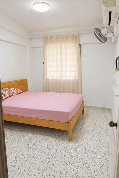 412 Bedok North Avenue 2, 412 Bedok North Avenue 2, Bedok / Upper East Coast, 2 Bedrooms, 721 sqft, HDB Flat For Sale, by Odah Omar, 500295704 - Bedroom - PropertyGuru.com.sg