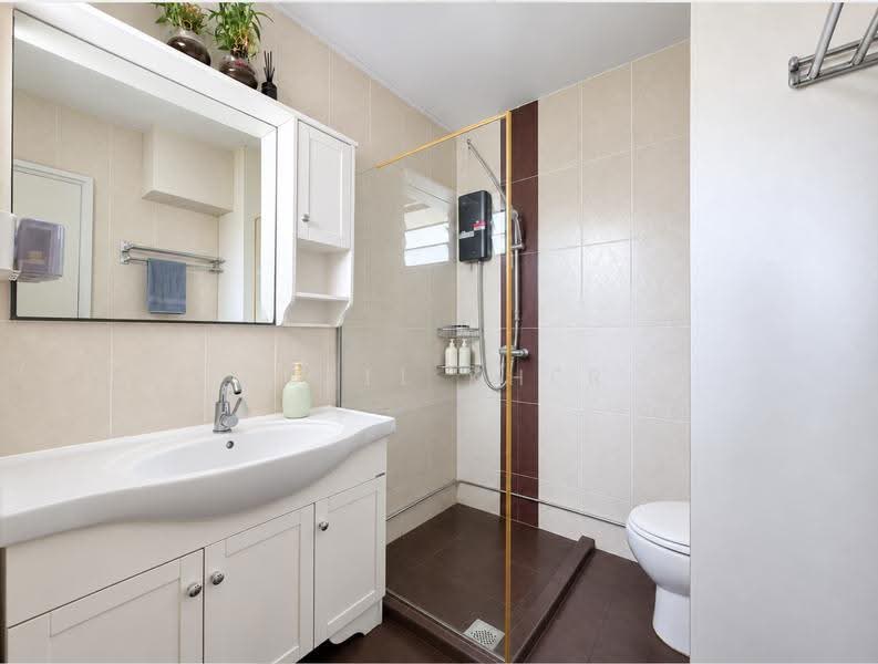 471 Jurong West Street 41, 471 Jurong West Street 41, Boon Lay / Jurong / Tuas, 3 Bedrooms, 1,690 sqft, HDB Flat For Sale, by Joell Kher, 500295727 - Bathroom - PropertyGuru.com.sg