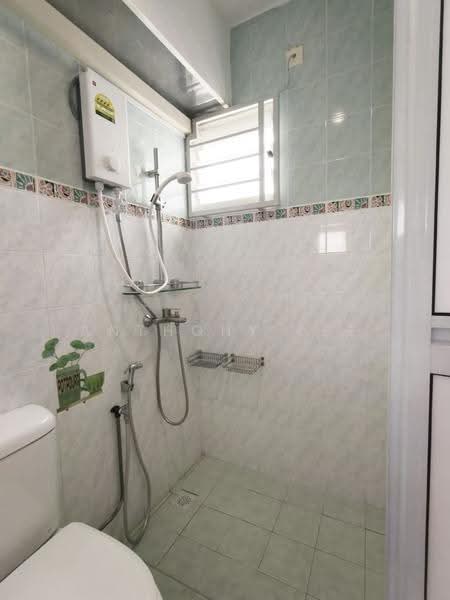 394 Bukit Batok West Avenue 5, 394 Bukit Batok West Avenue 5, Dairy Farm / Bukit Panjang / Choa Chu Kang, Room Rental, 150 sqft, HDB Flat For Rent, by Anthony Lee, 500295731 - Bathroom - PropertyGuru.com.sg