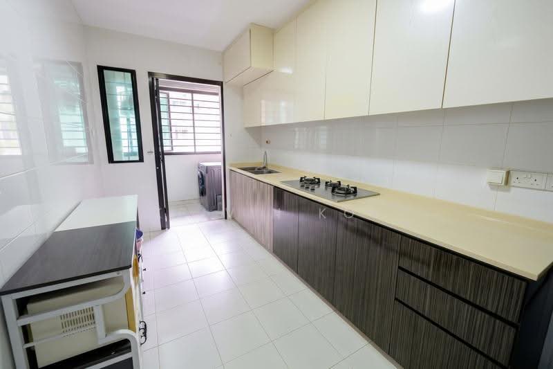 266C Punggol Way, 266C Punggol Way, Hougang / Punggol / Sengkang, 3 Bedrooms, 990 sqft, HDB Flat For Sale, by Kelvin Koh, 500295739 - Kitchen - PropertyGuru.com.sg