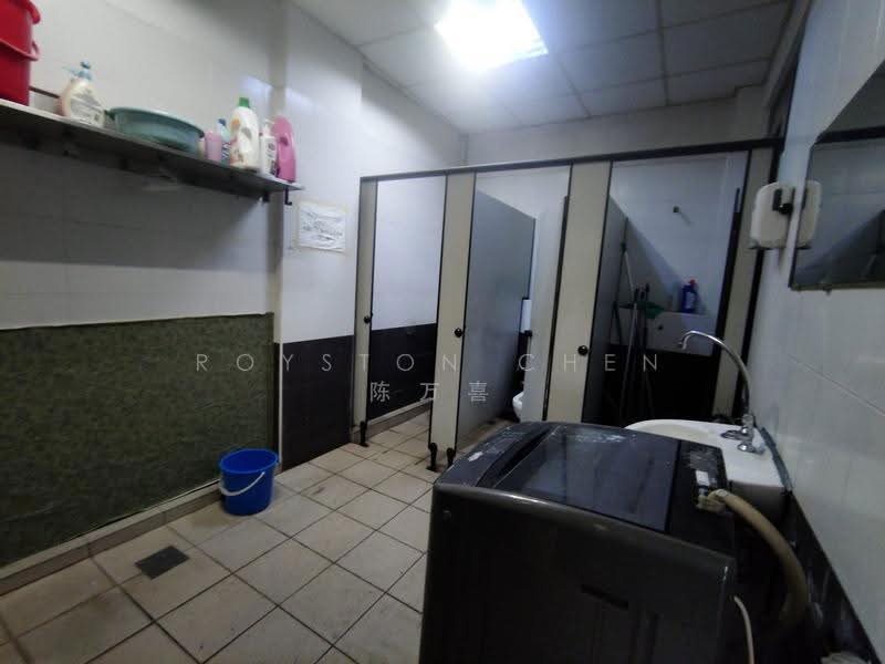 Nordix, 1 Woodlands Industrial Park E2, Sembawang / Yishun, 7,319 sqft, Factory / Workshop (B2) For Sale, by Royston Chen 陈万喜, 500295762 - Bathroom - CommercialGuru.com.sg