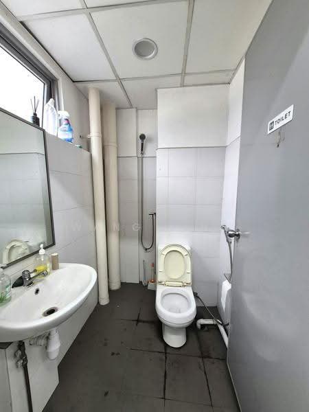 Mega@Woodlands, 39 Woodlands Close, Admiralty / Woodlands, 3,208 sqft, Light Industrial (B1) For Rent, by Wang Jing, 500295763 - Bathroom - CommercialGuru.com.sg