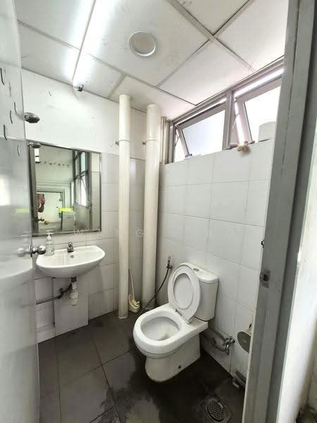 Mega@Woodlands, 39 Woodlands Close, Admiralty / Woodlands, 3,208 sqft, Light Industrial (B1) For Rent, by Wang Jing, 500295763 - Bathroom - CommercialGuru.com.sg